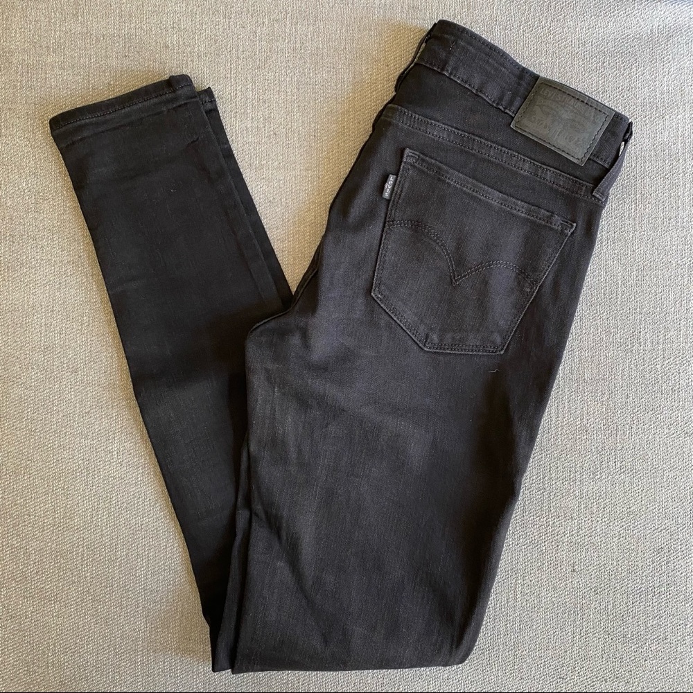 Levi’s black 711 skinny jean